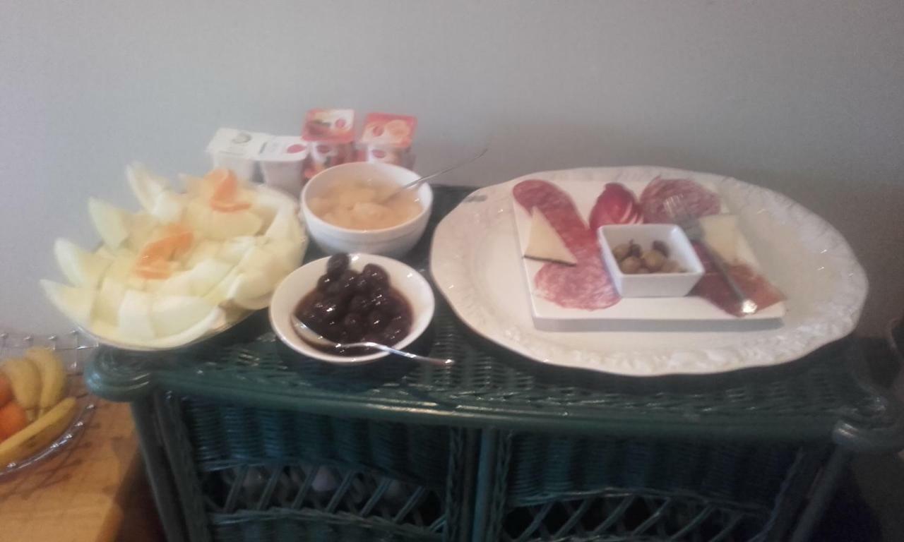 كورك Woodview House Bed And Breakfast المظهر الخارجي الصورة